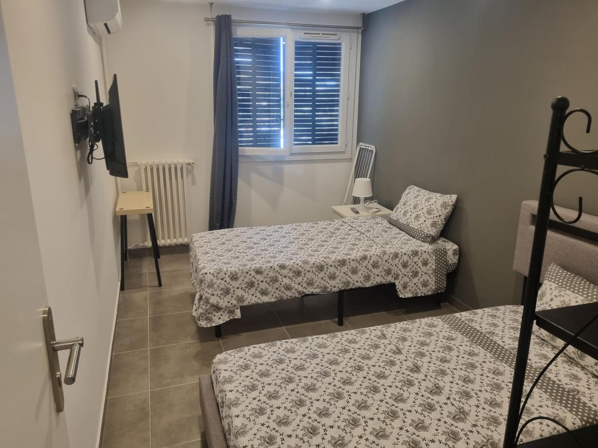 Chambre Privative Renove 2024, Climatisation, Tramway Sur Place , 12 Min Centre, 16 Min Plage, Apercu Lateral Mer, 2 Wc Avec 2 Salle De Bain, Private Room Renovated 2024, Air-Conditioned , Tram On Spot, 2 Toilets And 2 Bathrooms Nizza Exterior foto